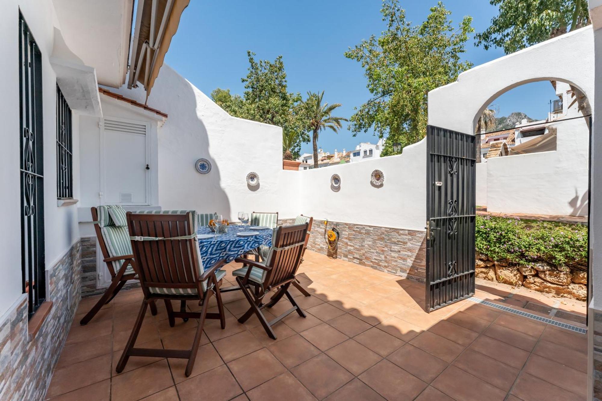 Townhouse Cancelas By Kura Homes *