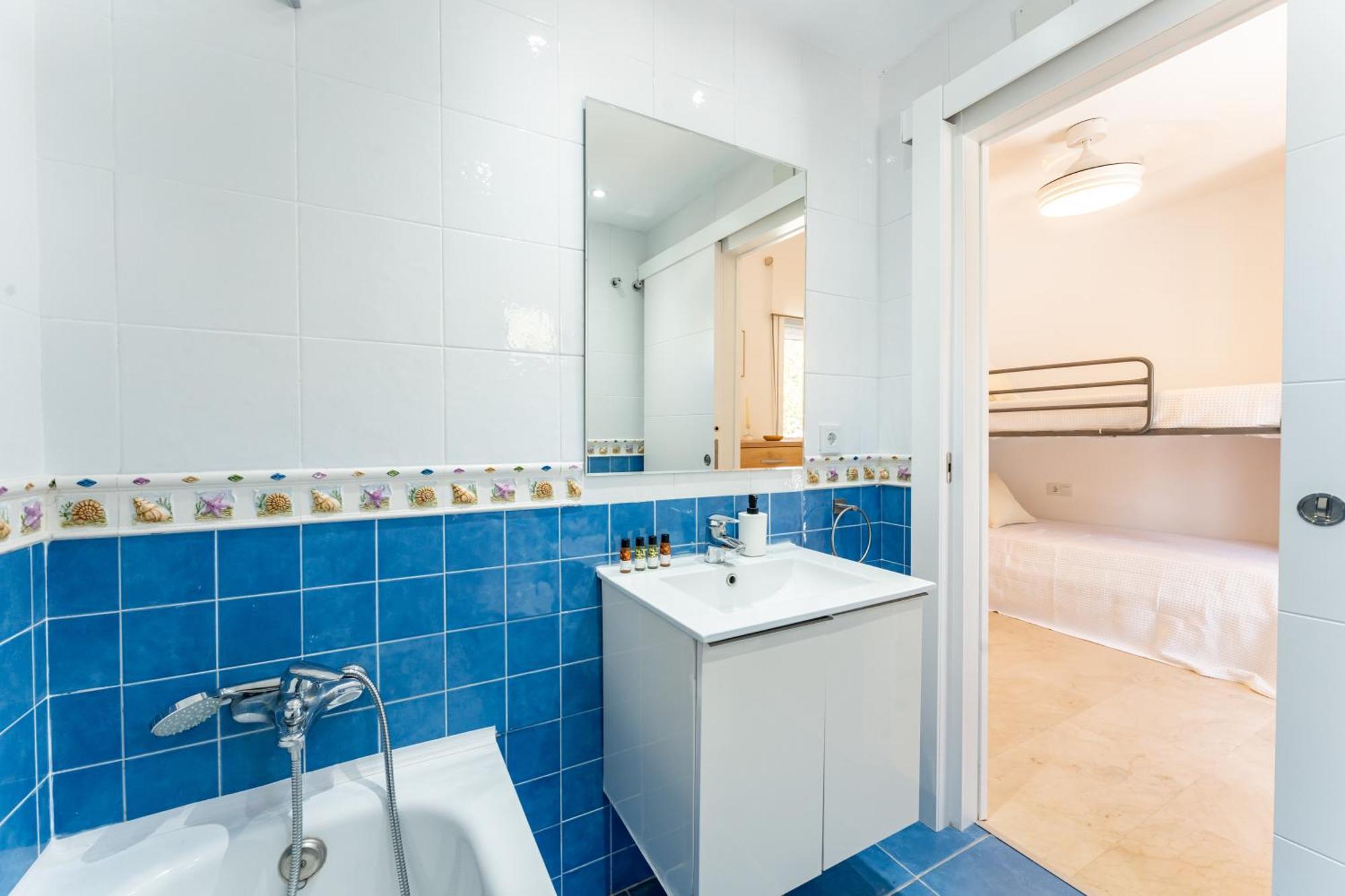 Townhouse Cancelas By Kura Homes *