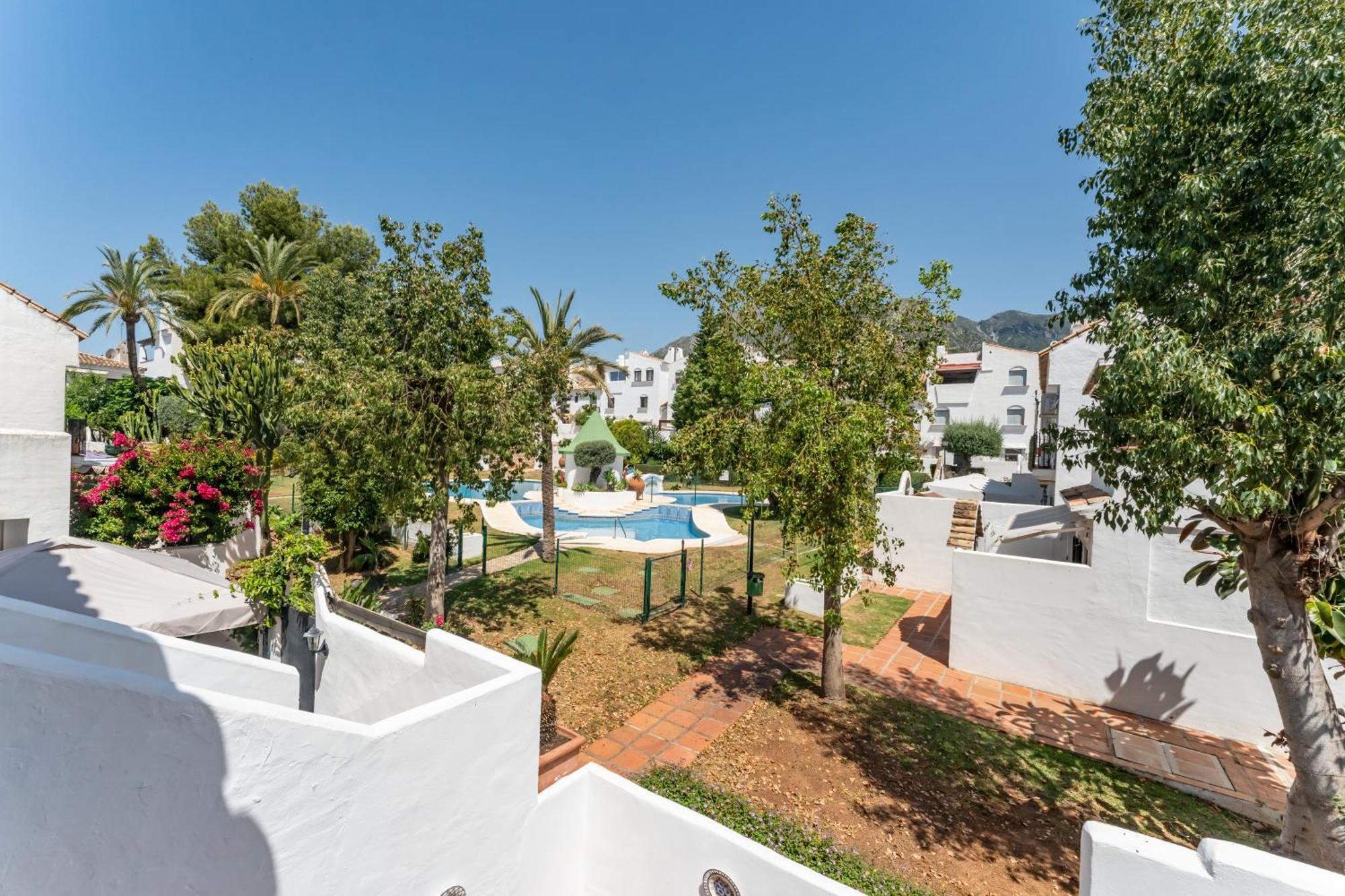 Townhouse Cancelas By Kura Homes
